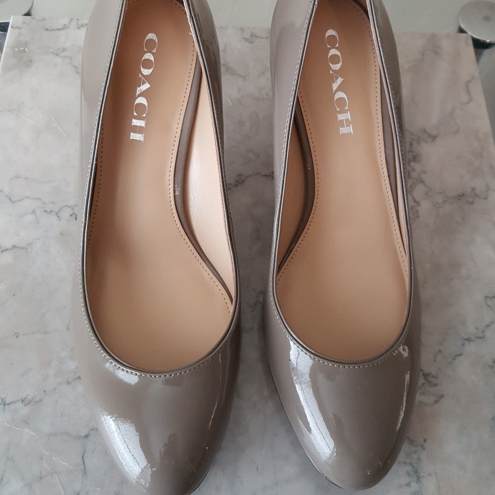 Coach Devon Pumps